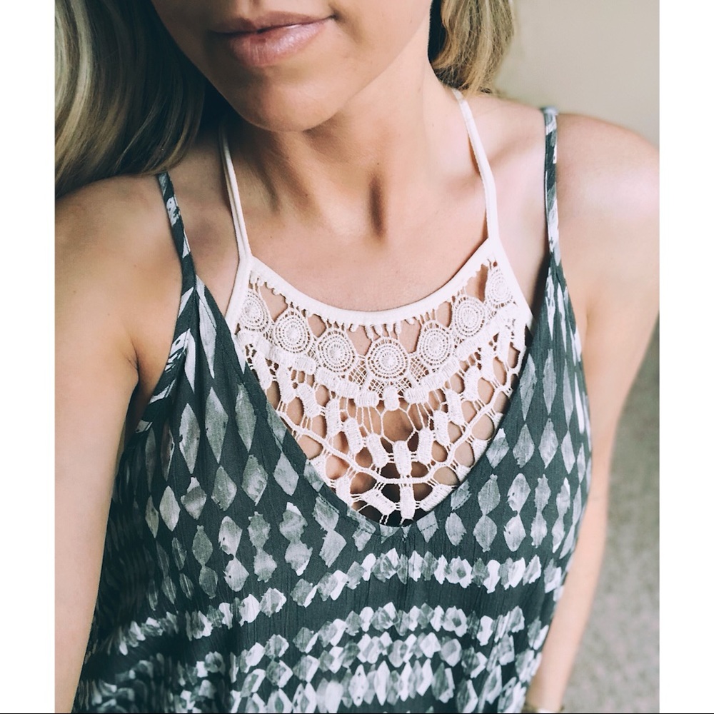 🌟NEW COLOR🌟High Neck Crochet Bralette - Picture 4 of 8